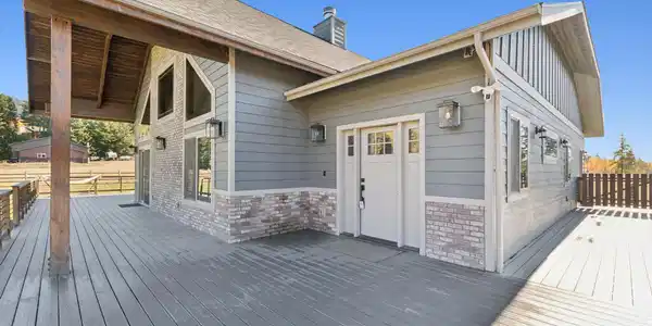 216 Jade Lane