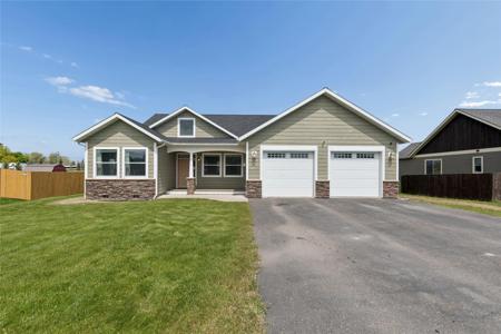 1113 Mackinaw Loop