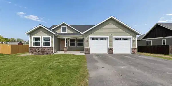 1113 Mackinaw Loop