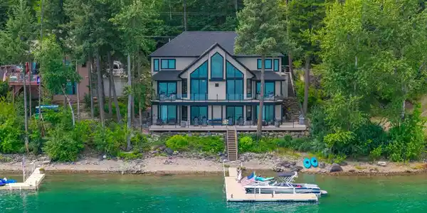 1332 W Lakeshore Drive