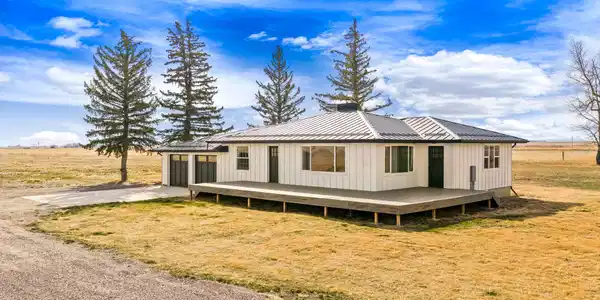 241 8th Lane NE