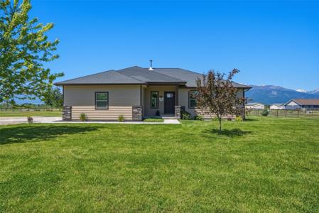 3190 Delaford Loop