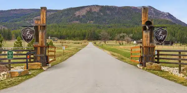 NKN Trophy Court