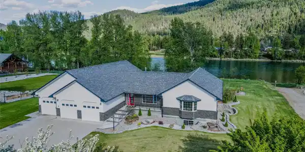 358 Edgewater Drive