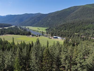 500, 504 507 Sloway Frontage Road W