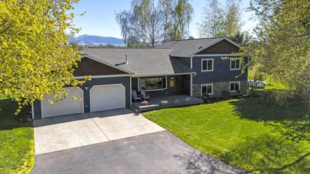 1884 Whitetail Lane