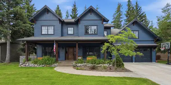 1037 Creekview Drive
