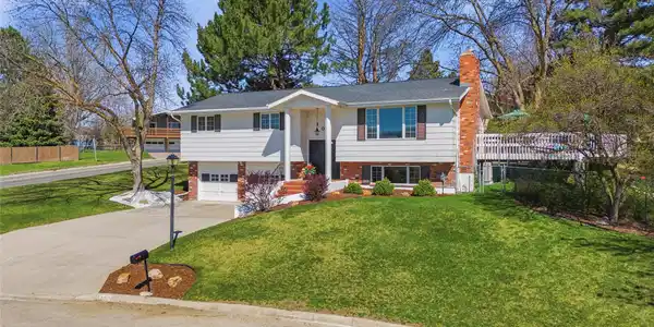 100 Simons Drive