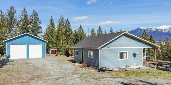125 Mossy Rock Road N