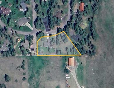 139 and 135 E Bluegrass Drive