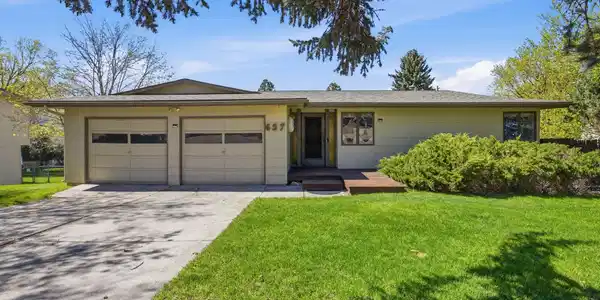 627 Parkview Way