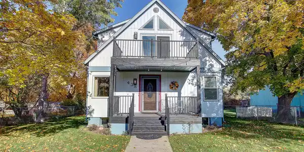 438 North Avenue W