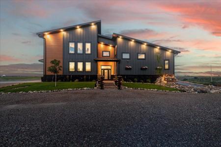 1587 Highway 431