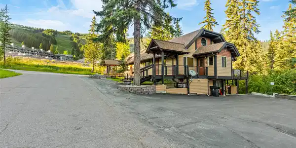 3835 Alpine Glow Avenue