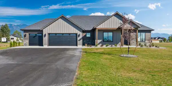 183 Holbrook Drive