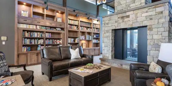 100 Woodlands Way