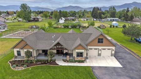 2398 Bald Eagle Close