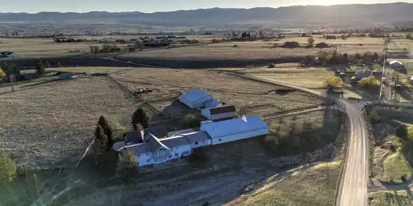 522 Stevensville Airport Road