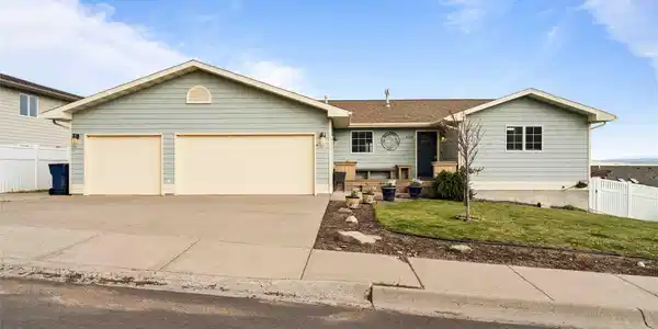 3209 Kingwood Drive