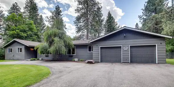 215 Hellgate Drive