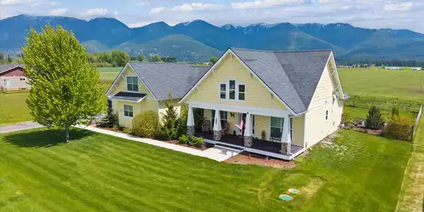 790 Fox Den Trail