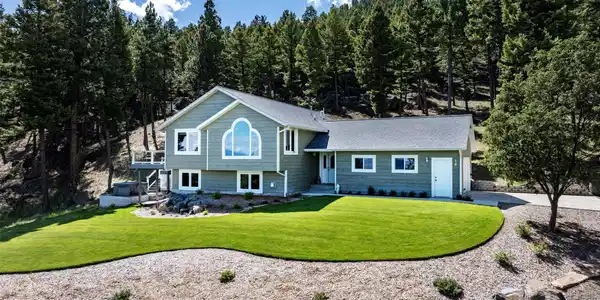 16 Evergreen Court