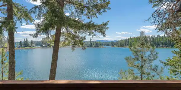 1130 Echo Lake Road