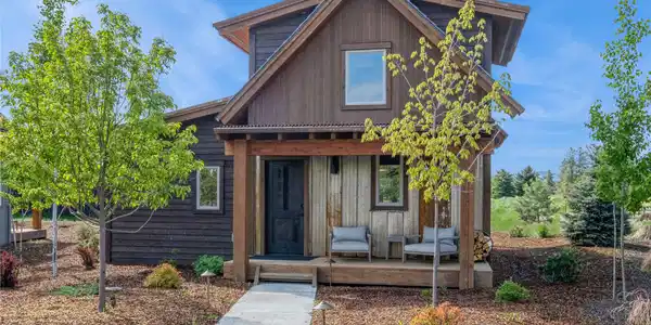 19 Haflinger Cottage Way