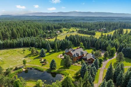 3039 and 3005 Foothill Road