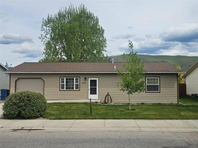 424 Lakeside Drive