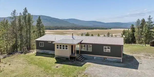 162 McGregor Meadows Road W