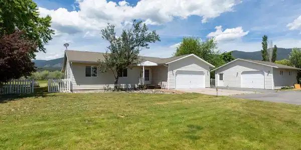 16025 Broken Arrow Lane