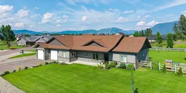 123 Country View Trail