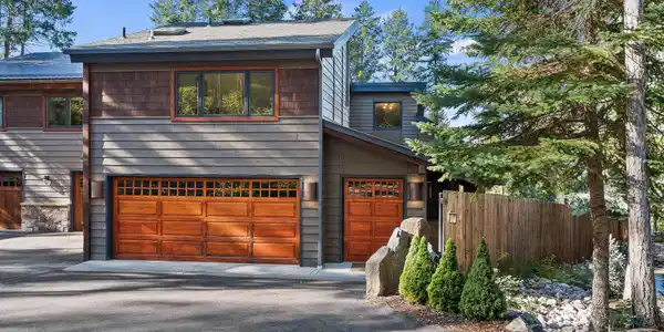 1922 Suncrest Drive