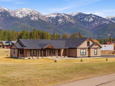 5 Towering Pine Court