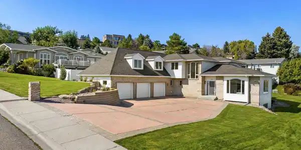 1905 Centennial Drive