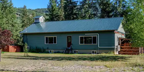 2404 Bobtail Cutoff Road