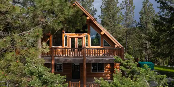 47 Lake Court