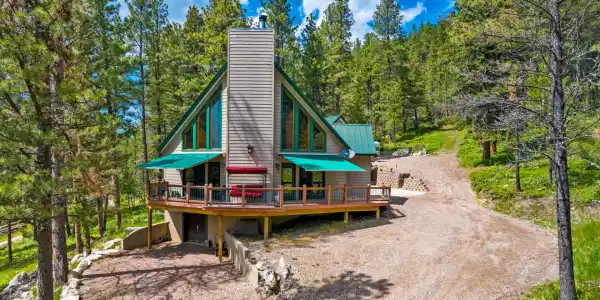 29 Pine Tree Lane