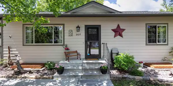 307 Lake Side Drive