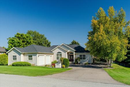 269 Arbour Drive W