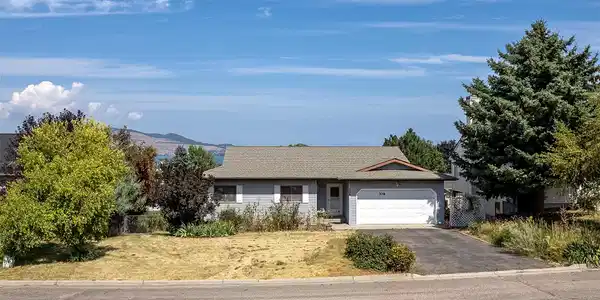 308 22nd Avenue W