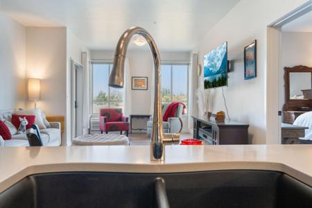 100 Woodlands Way