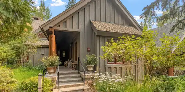 2128 Iron Horse Drive