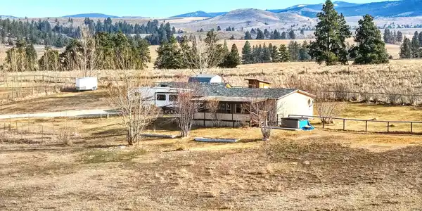2464 Loyd Drive