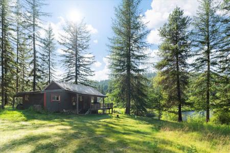 882 Tamarack Lane
