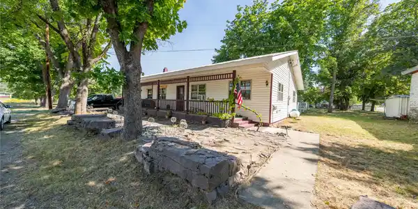 106 N 6th Street