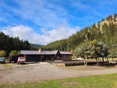 7425 Deadman Gulch Court