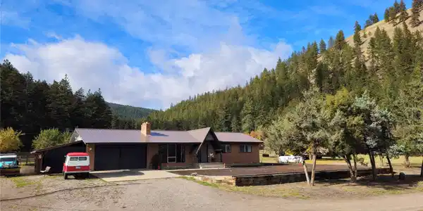 7425 Deadman Gulch Court