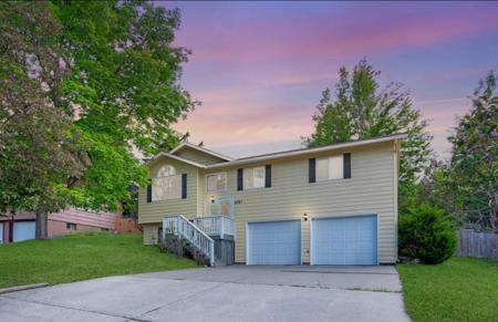 2721 Valley View Drive